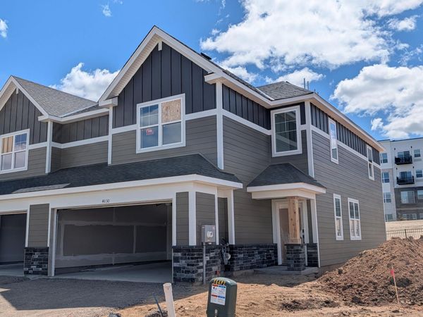 4030 Hayward Avenue N, Oakdale, MN 55128