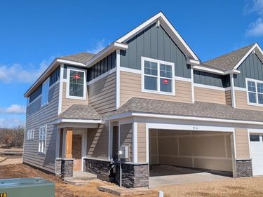 4016 Hayward Avenue N, Oakdale, MN 55128