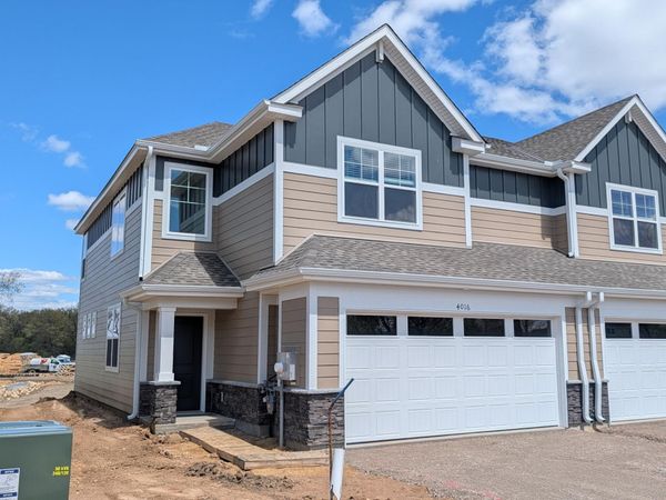 4016 Hayward Avenue N, Oakdale, MN 55128