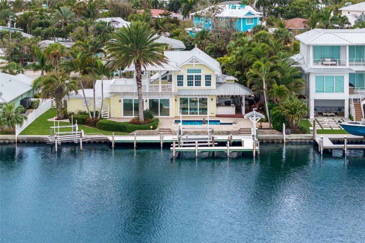 8321 Marina Drive, Holmes Beach, FL 34217 Photo