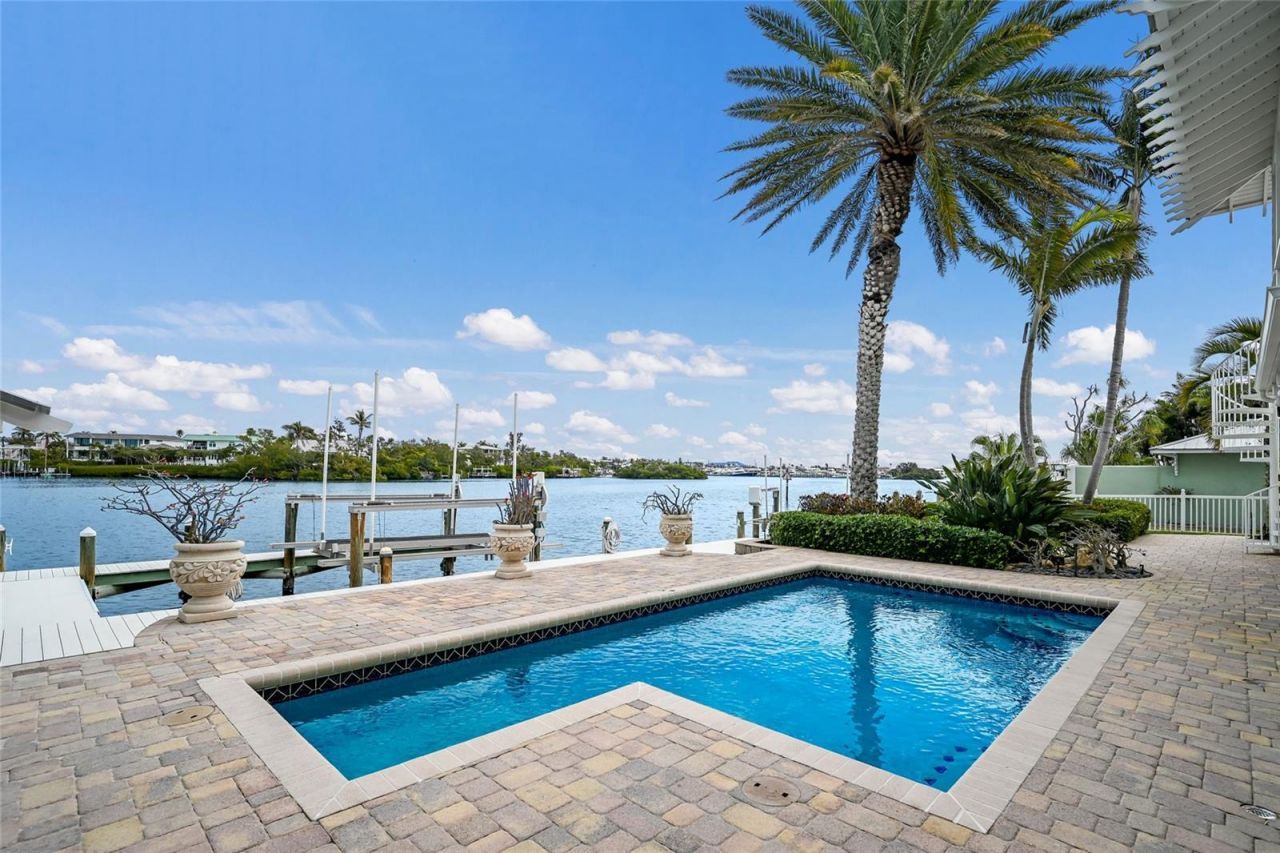 8321 Marina Drive, Holmes Beach, FL 34217 Photo