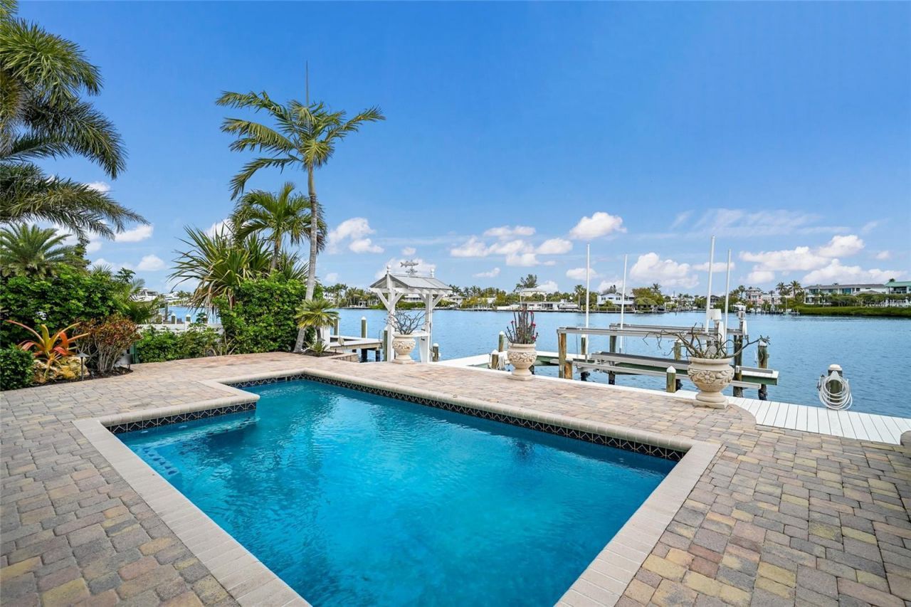 8321 Marina Drive, Holmes Beach, FL 34217 Photo
