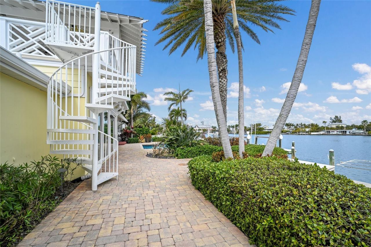 8321 Marina Drive, Holmes Beach, FL 34217 Photo