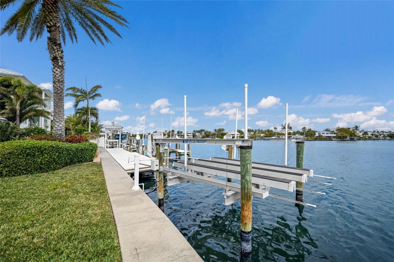 8321 Marina Drive, Holmes Beach, FL 34217 Photo