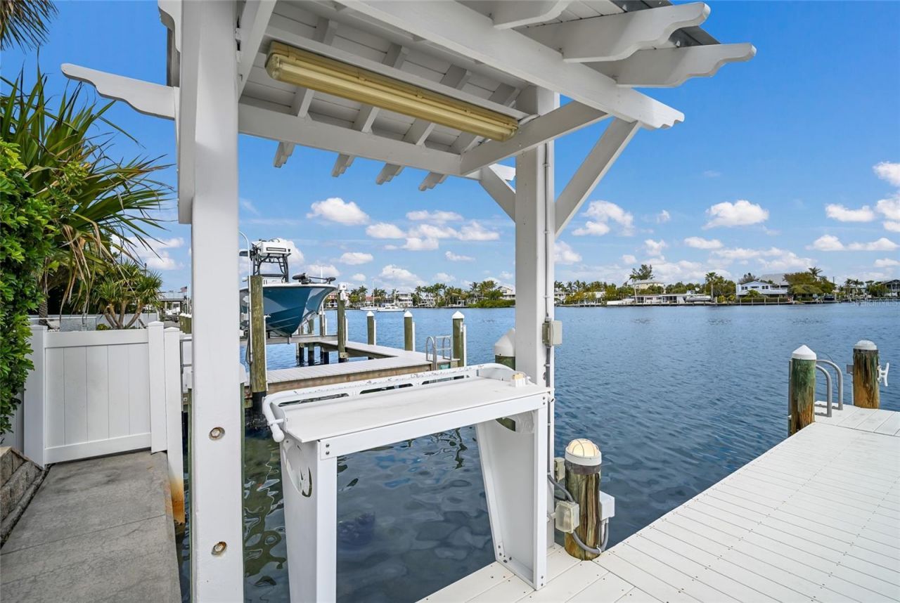 8321 Marina Drive, Holmes Beach, FL 34217 Photo