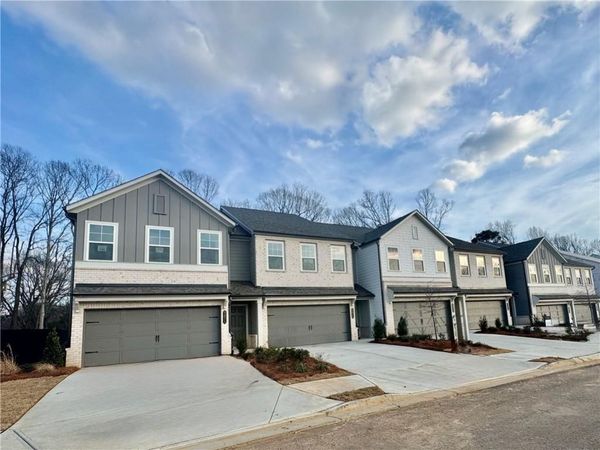 5471 Allegro Lane , Flowery Branch, GA 30542