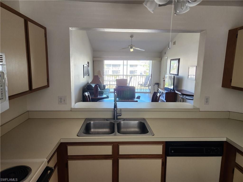 1350 Churchill Cir, Unit L203, Naples, FL 34116 Photo