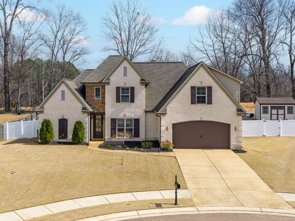 10 EUREKA TRL, Atoka, TN 38004