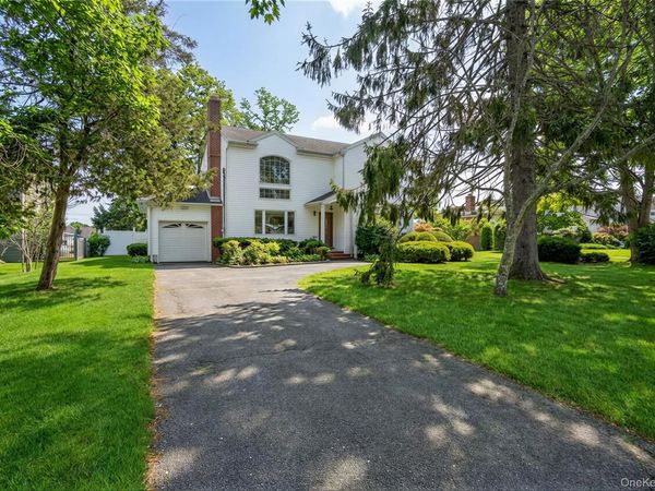 53 Hewitt Boulevard, Center Moriches, NY 11934