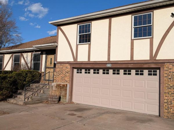 2115 SUNSET Drive, Pekin, IL 61554