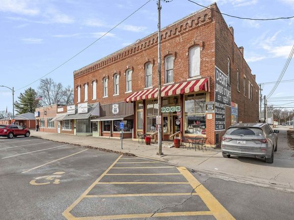 133 S 2ND Street, Girard, IL 62640