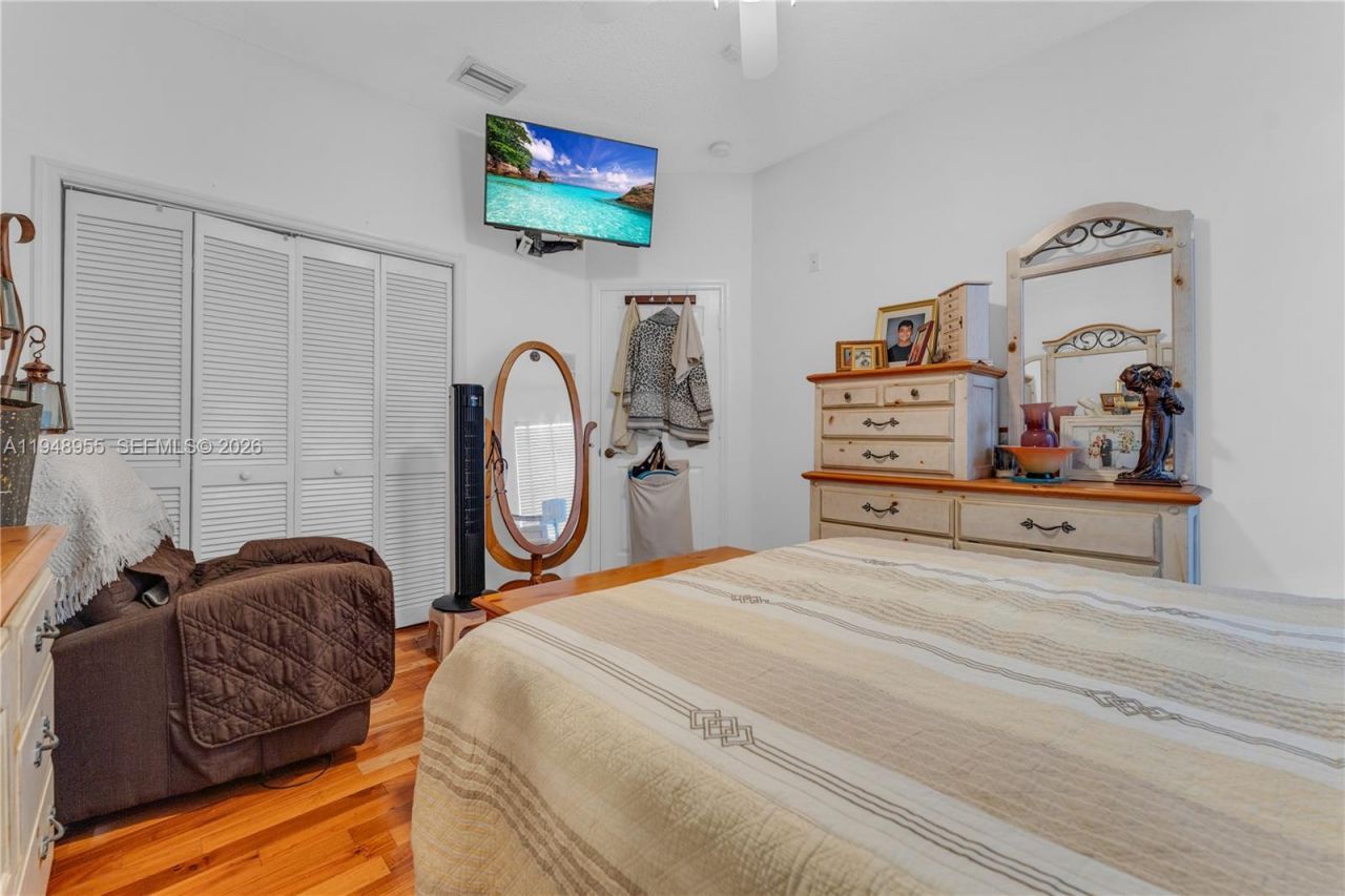 14271 SW 34th St, Miami, FL 33175 Photo