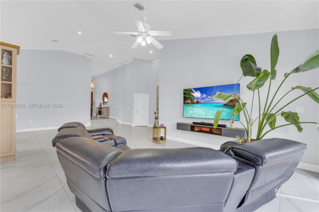 14271 SW 34th St, Miami, FL 33175 Photo