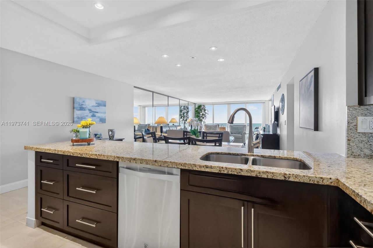 3140 S Ocean Dr, Unit PH4, Hallandale Beach, FL 33009 Photo