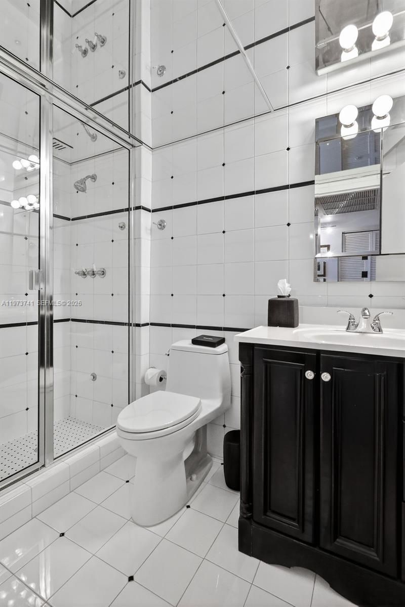 3140 S Ocean Dr, Unit PH4, Hallandale Beach, FL 33009 Photo