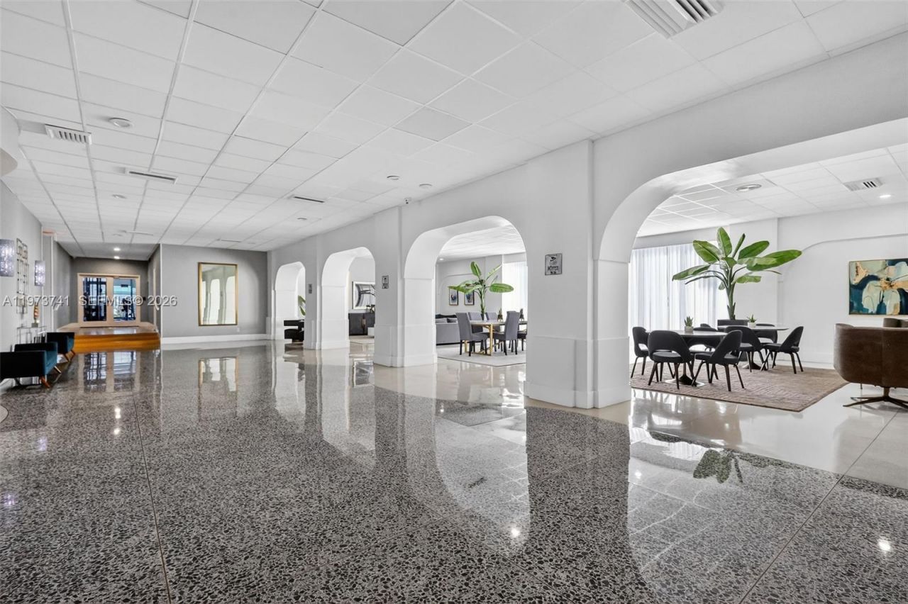 3140 S Ocean Dr, Unit PH4, Hallandale Beach, FL 33009 Photo