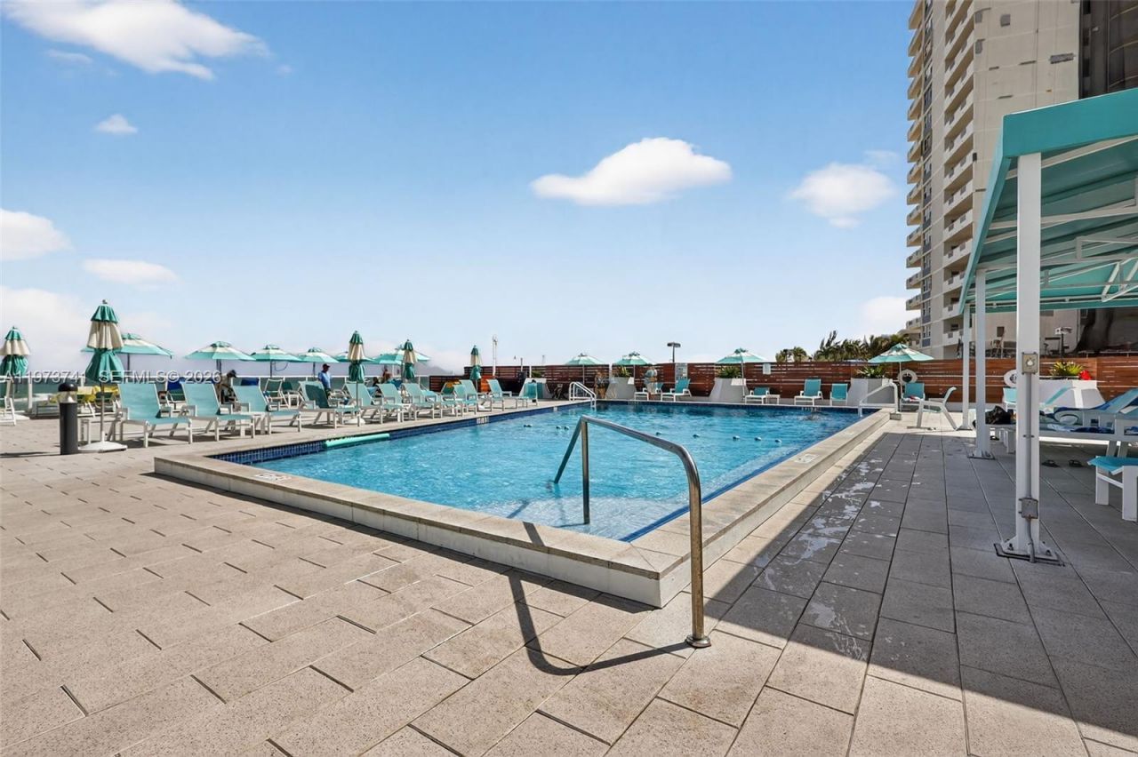 3140 S Ocean Dr, Unit PH4, Hallandale Beach, FL 33009 Photo