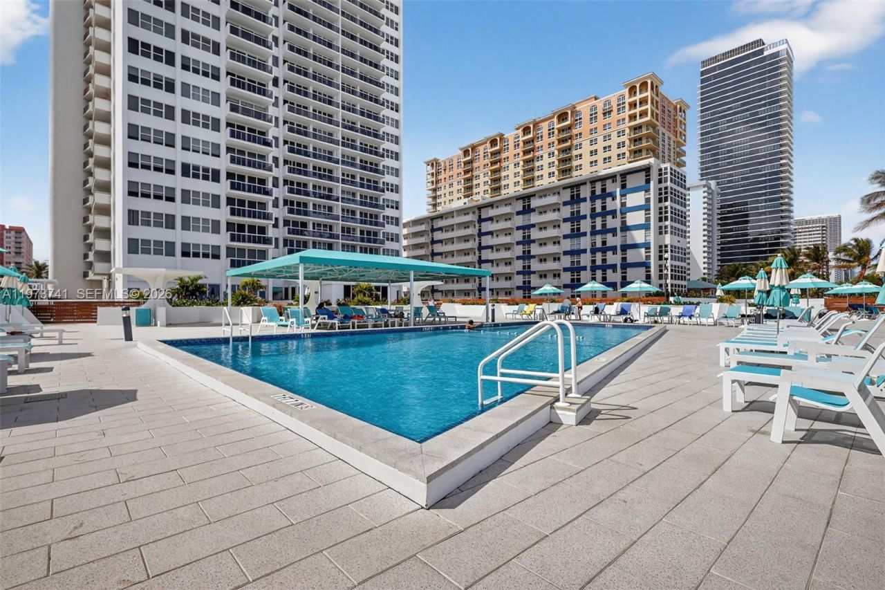 3140 S Ocean Dr, Unit PH4, Hallandale Beach, FL 33009 Photo