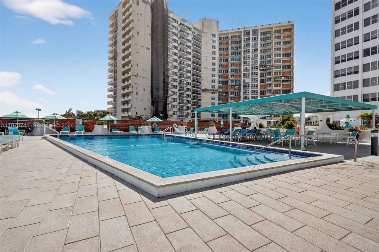 3140 S Ocean Dr, Unit PH4, Hallandale Beach, FL 33009 Photo