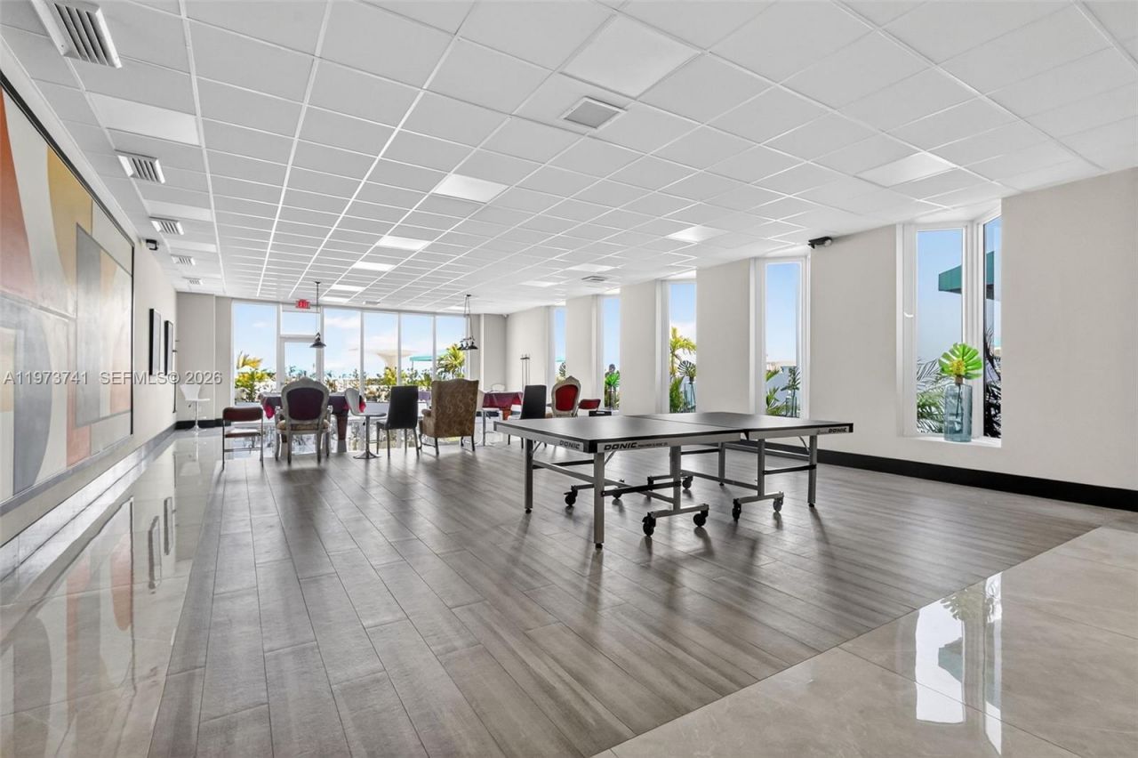 3140 S Ocean Dr, Unit PH4, Hallandale Beach, FL 33009 Photo