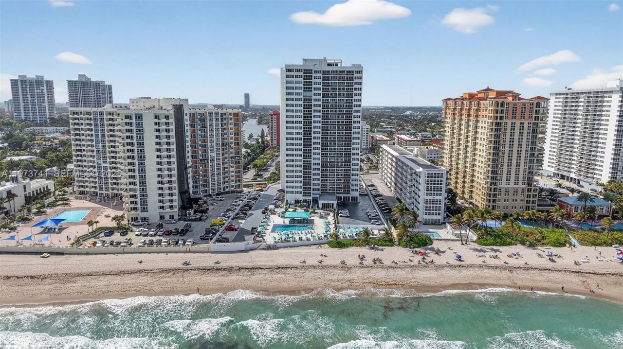3140 S Ocean Dr, Unit PH4, Hallandale Beach, FL 33009 Photo