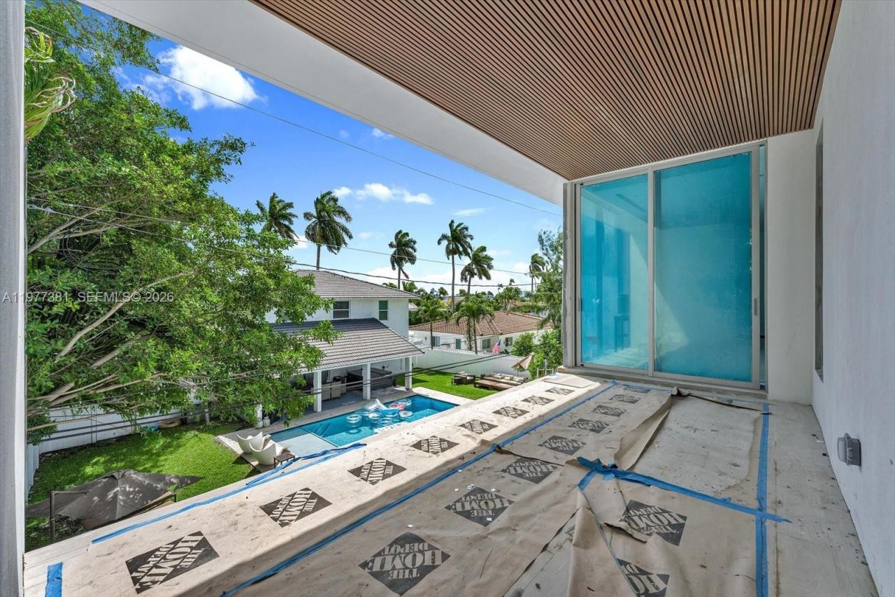 7701 Coquina Dr , North Bay Village, FL 33141 Photo