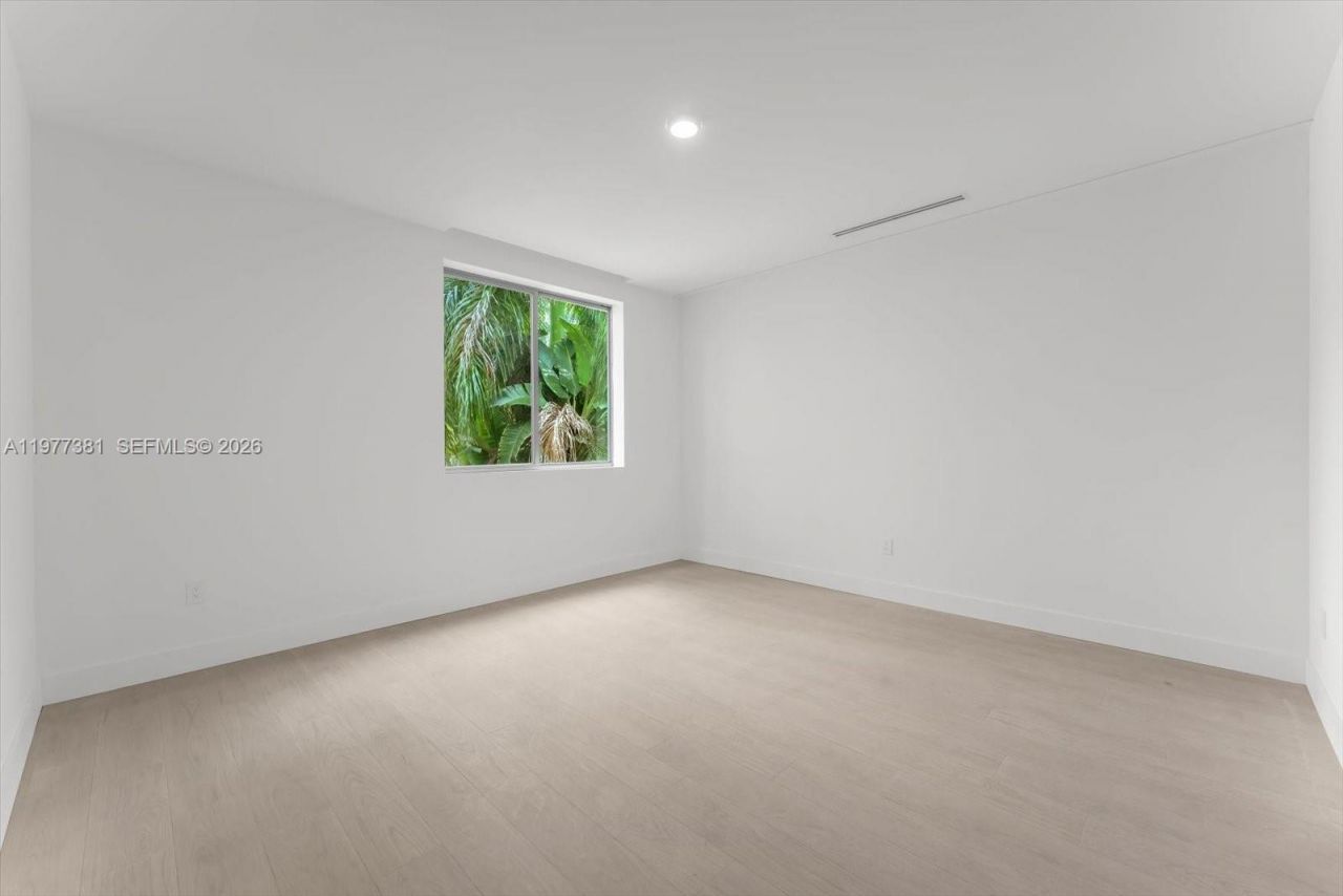 7701 Coquina Dr, North Bay Village, FL 33141 Photo