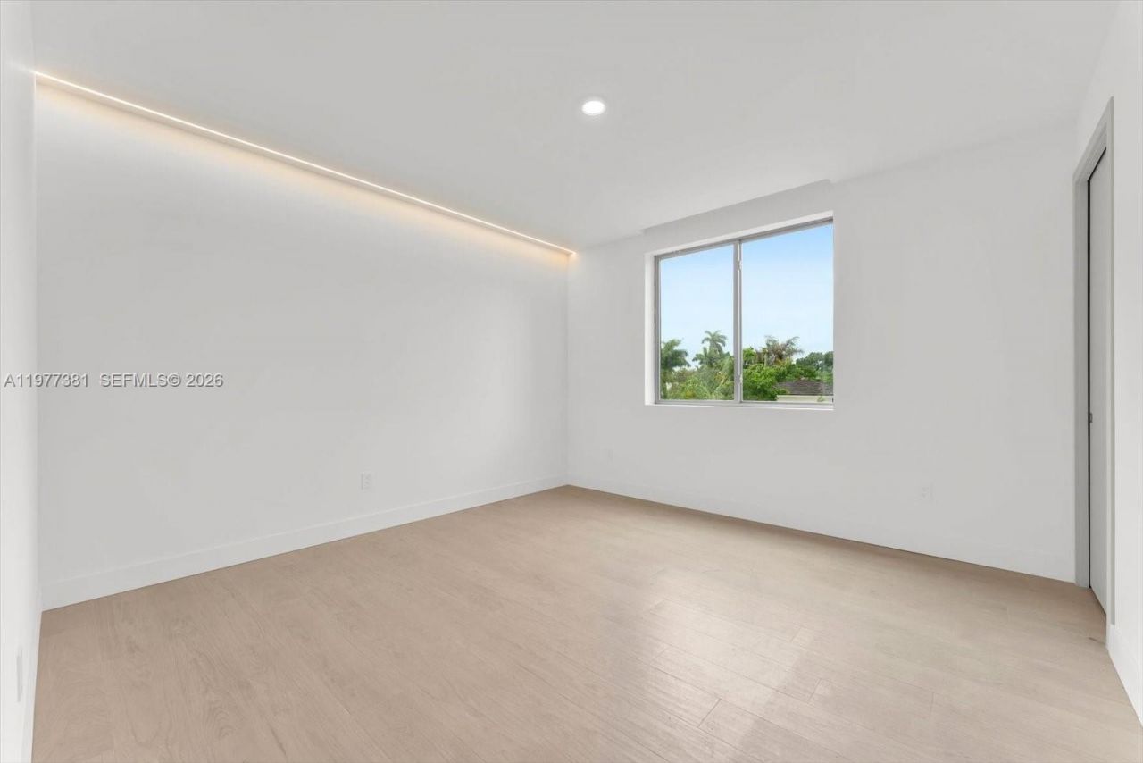 7701 Coquina Dr, North Bay Village, FL 33141 Photo