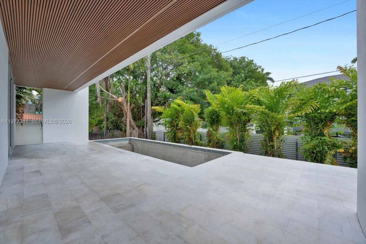 7701 Coquina Dr, North Bay Village, FL 33141 Photo