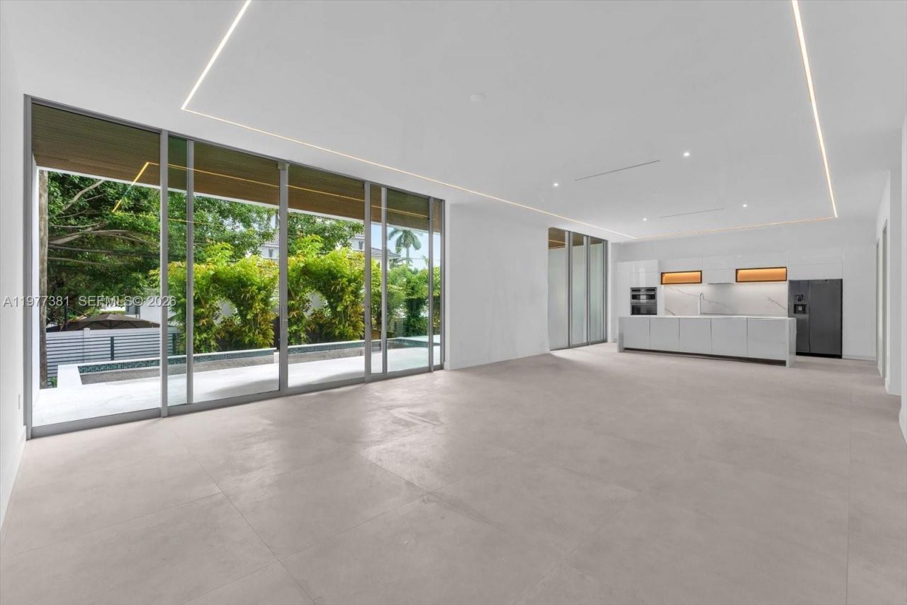 7701 Coquina Dr, North Bay Village, FL 33141 Photo