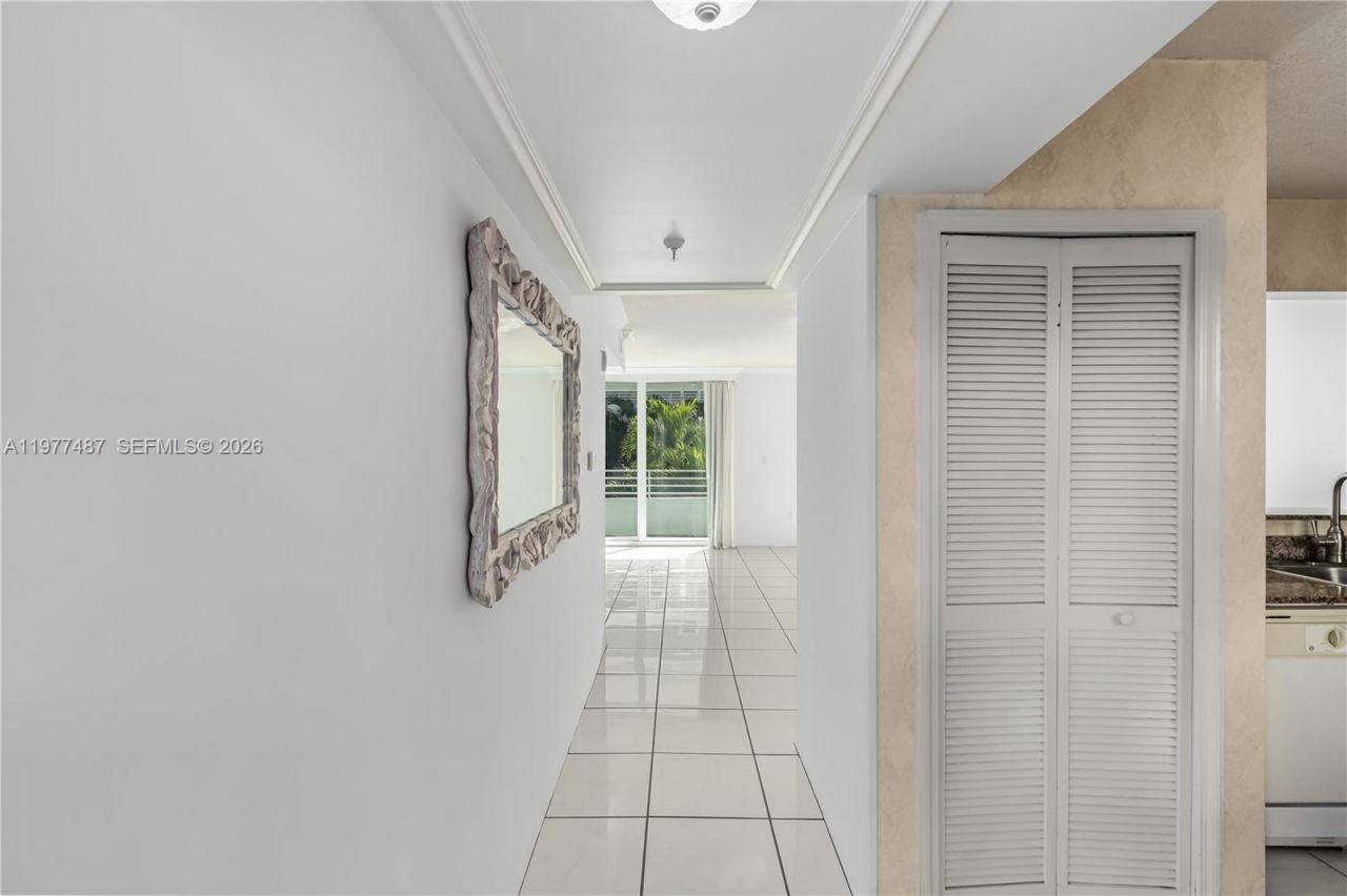 7800 Collins Ave , Unit 302, Miami Beach, FL 33141 Photo