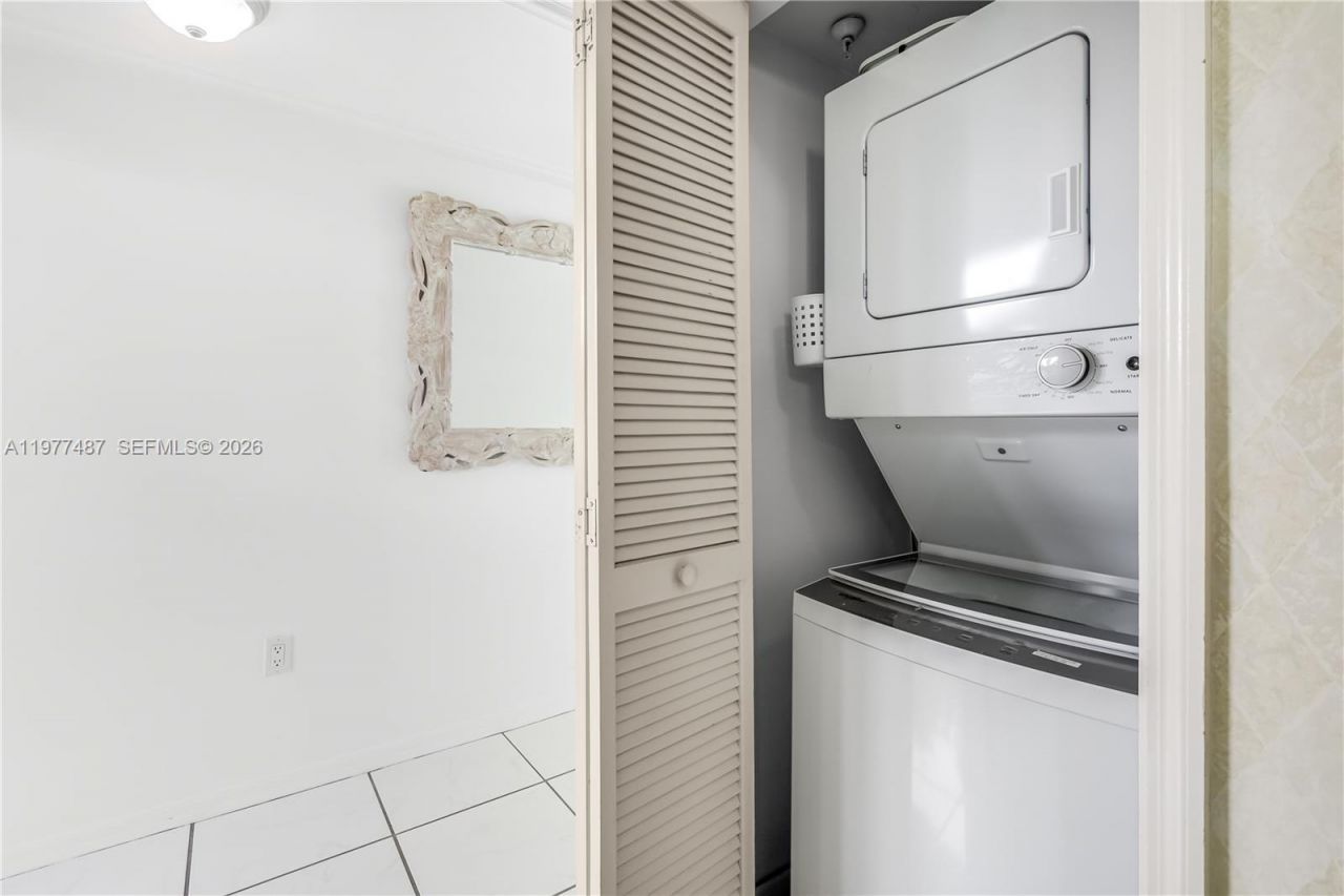 7800 Collins Ave , Unit 302, Miami Beach, FL 33141 Photo