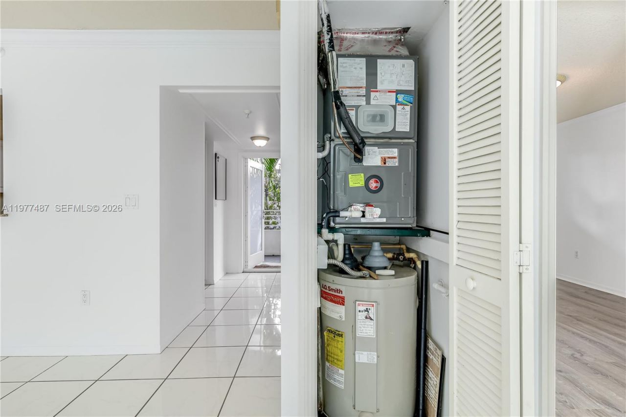 7800 Collins Ave , Unit 302, Miami Beach, FL 33141 Photo