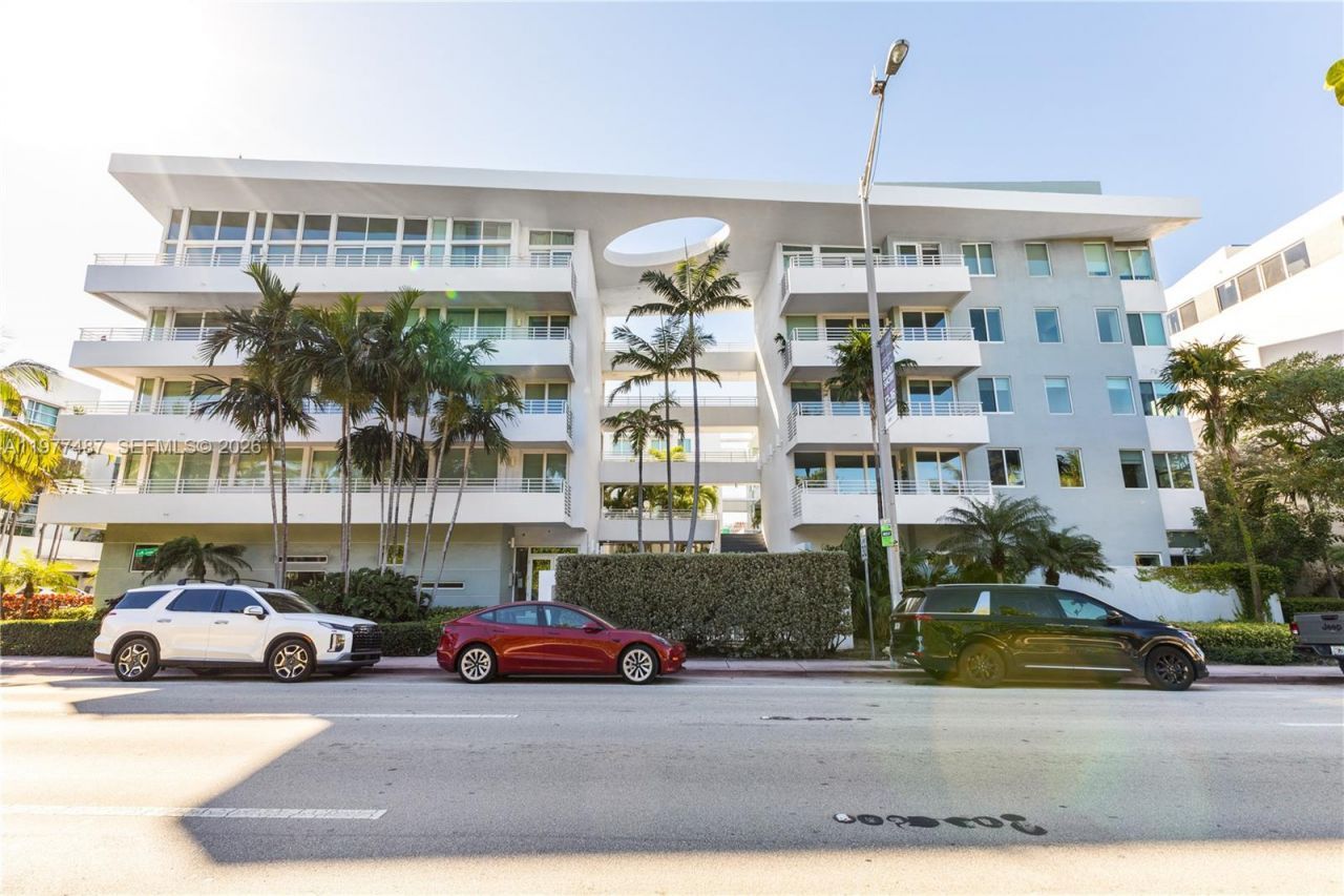 7800 Collins Ave , Unit 302, Miami Beach, FL 33141 Photo