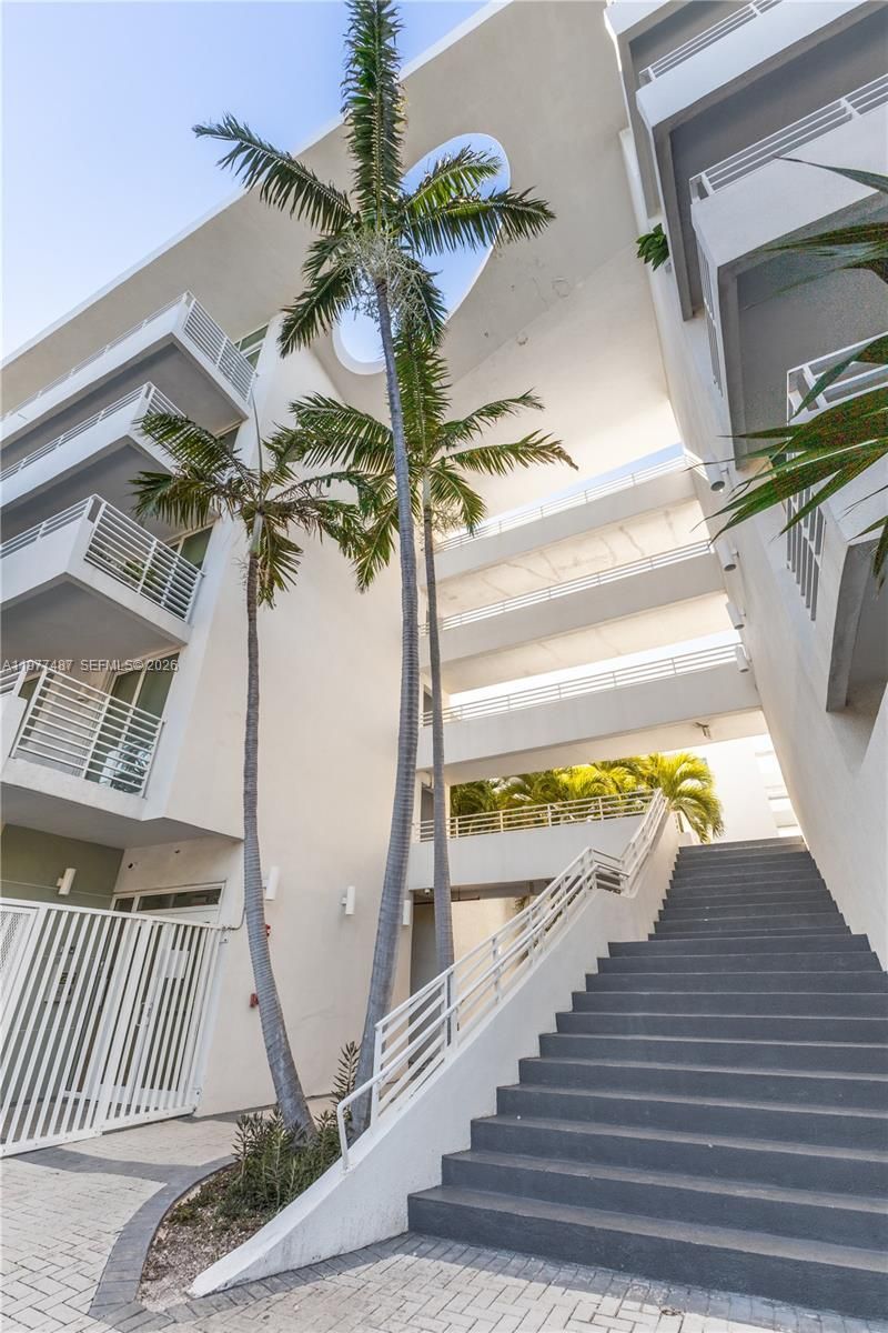 7800 Collins Ave , Unit 302, Miami Beach, FL 33141 Photo
