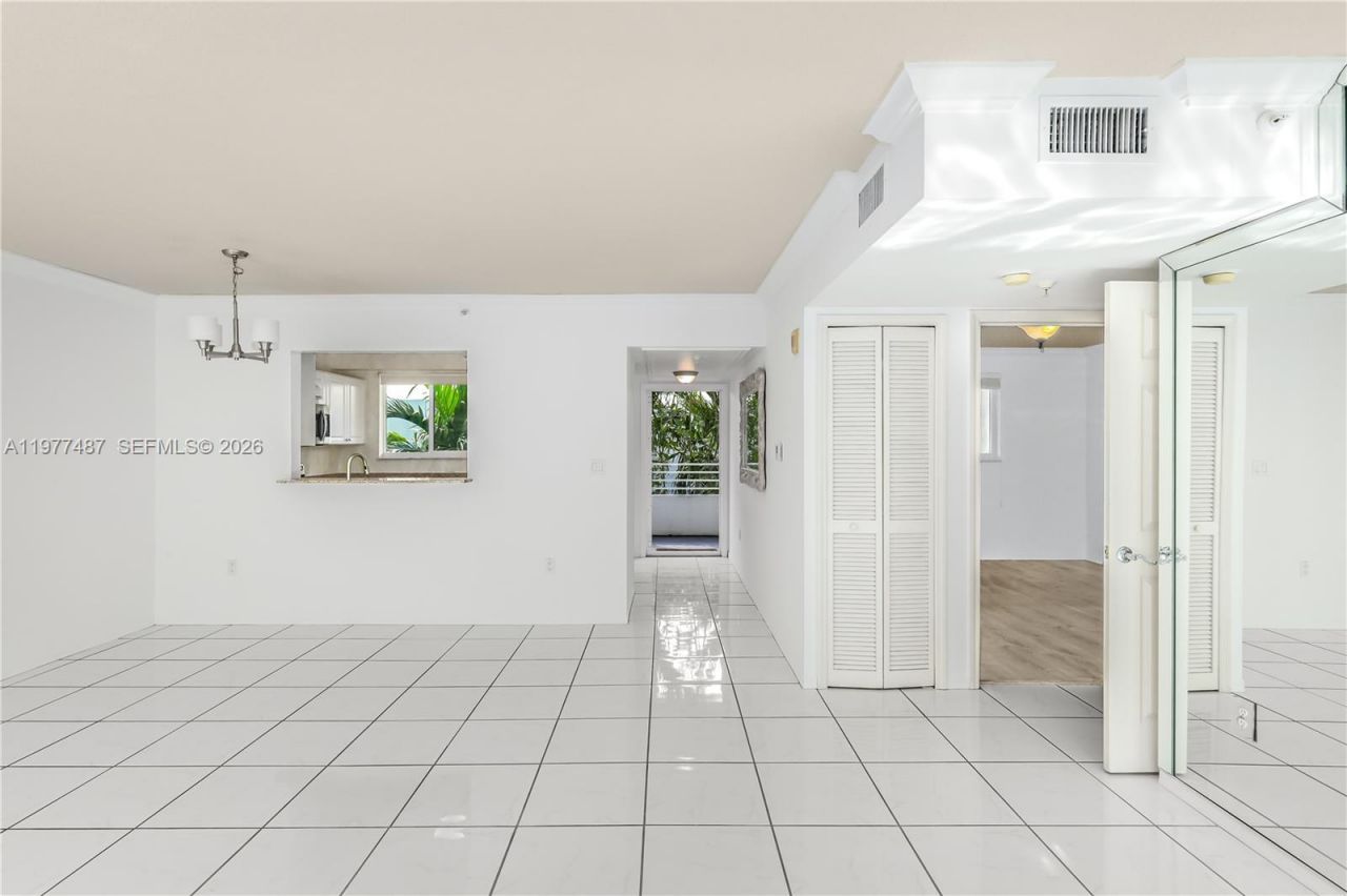 7800 Collins Ave , Unit 302, Miami Beach, FL 33141 Photo