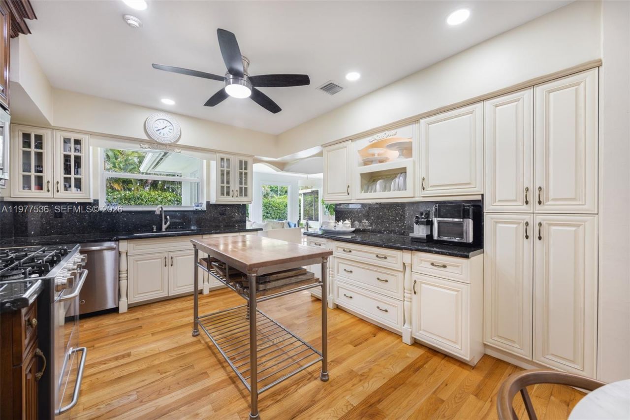 575 NE 97th St , Miami Shores, FL 33138 Photo