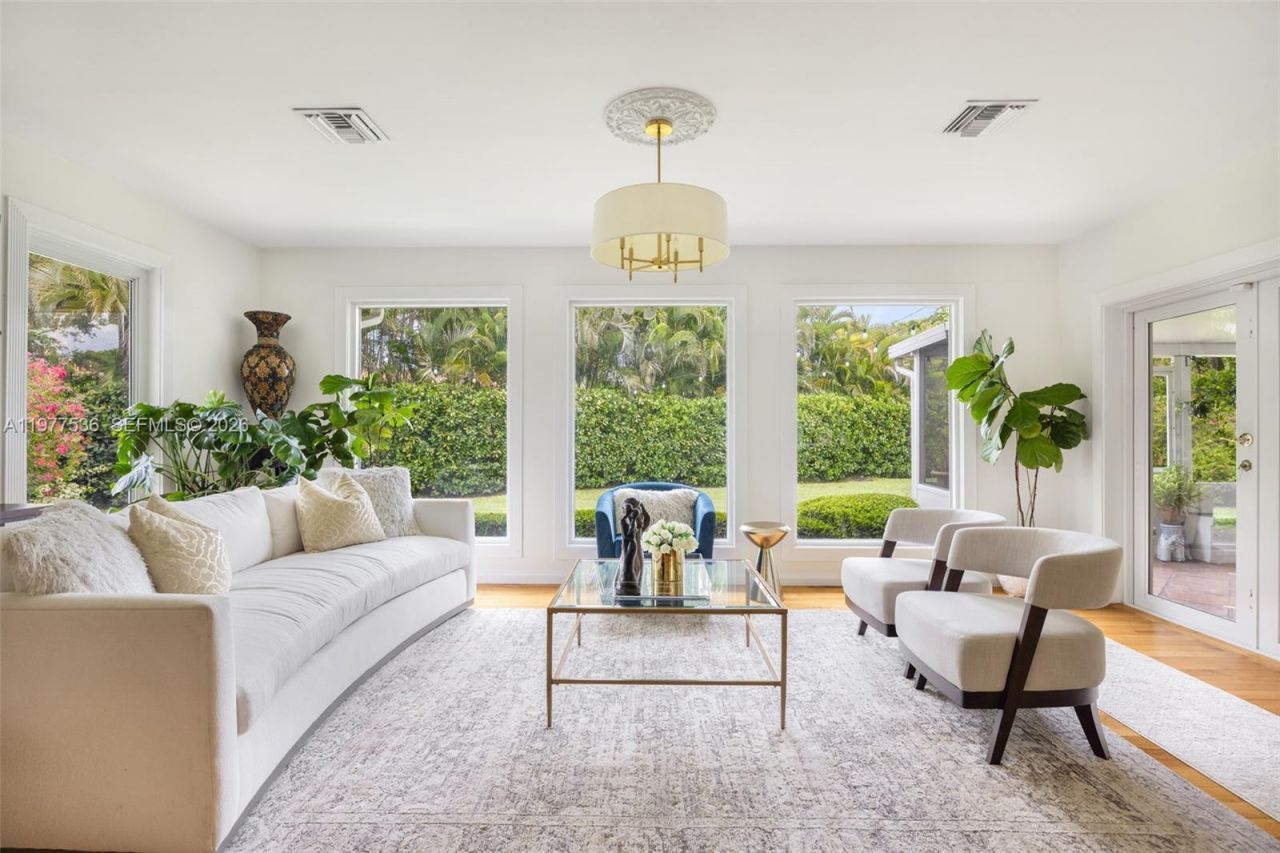 575 NE 97th St , Miami Shores, FL 33138 Photo