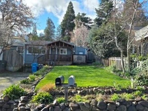 800 Ashland Street, Ashland, OR 97520