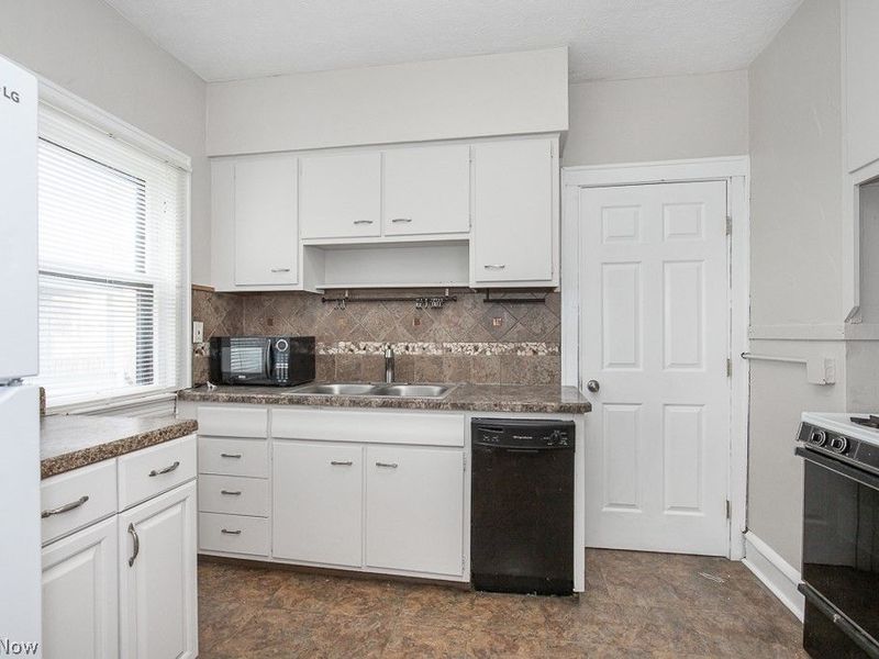 2671 Hampshire Road, Cleveland Heights, OH 44106 Photo 8