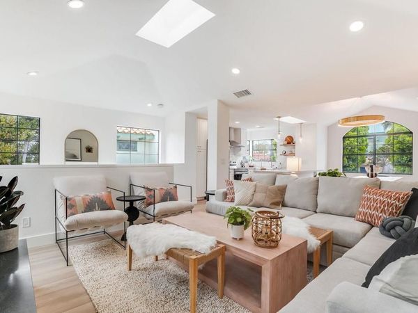 141 N Acacia , Solana Beach, CA 92075