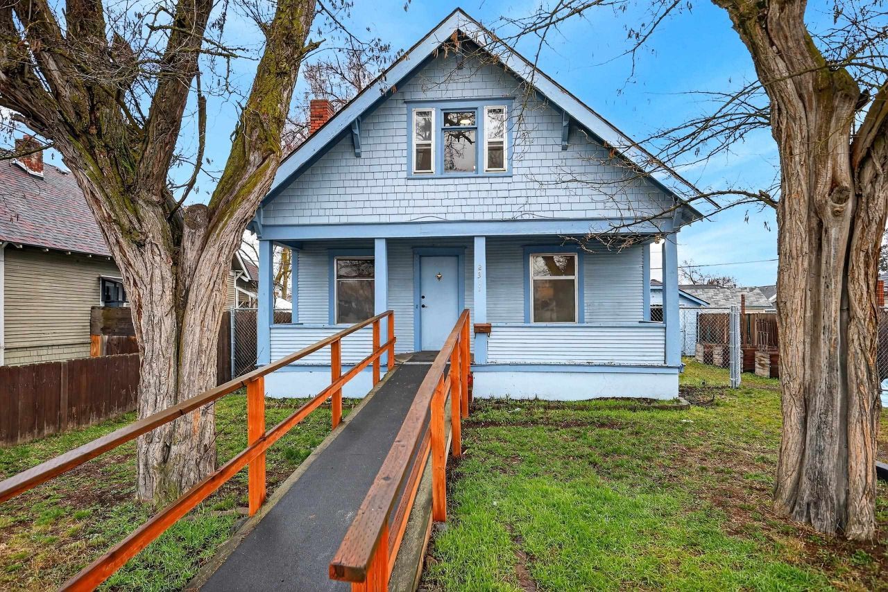 2311 E Sanson Ave, Spokane, WA 99223 Main Photo