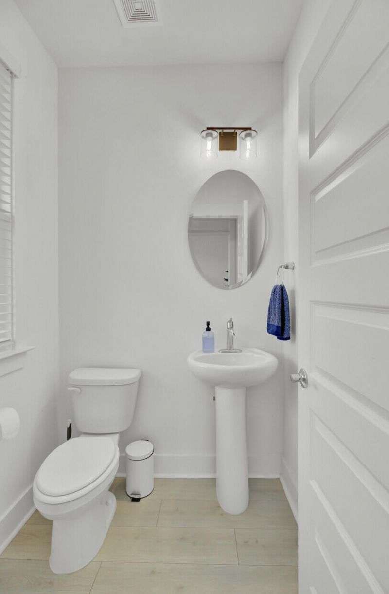 7753 Park Gate Drive Photo 11