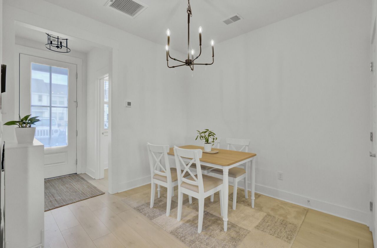 7753 Park Gate Drive Photo 12