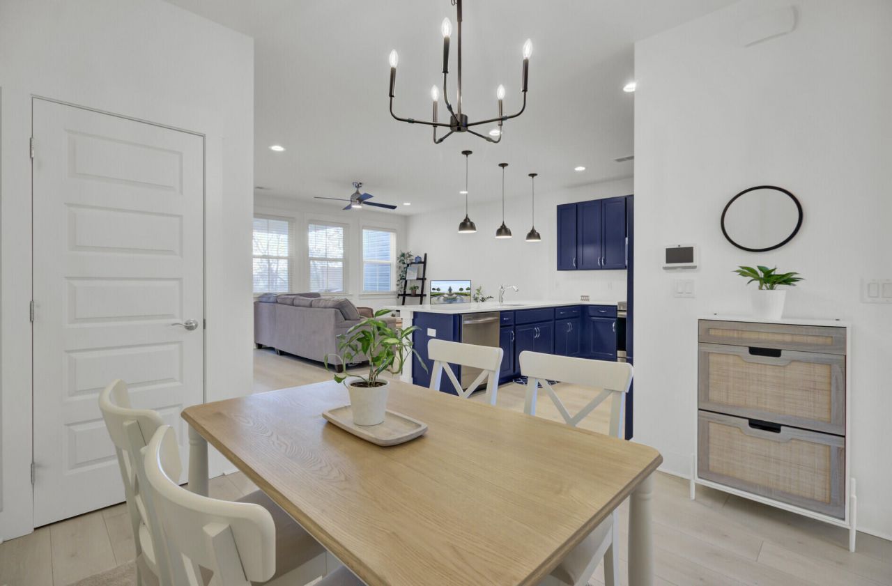 7753 Park Gate Drive Photo 13