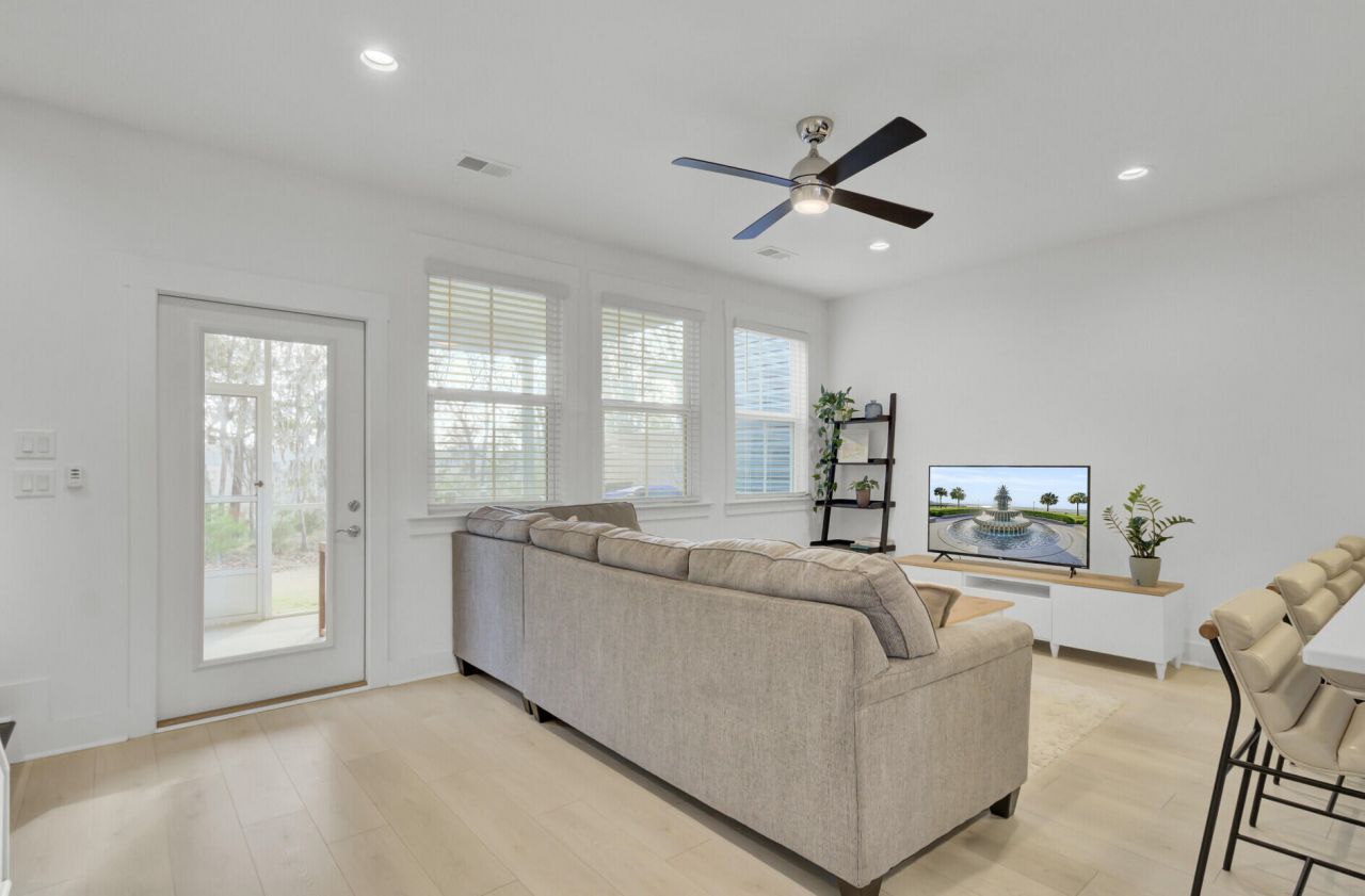 7753 Park Gate Drive Photo 21