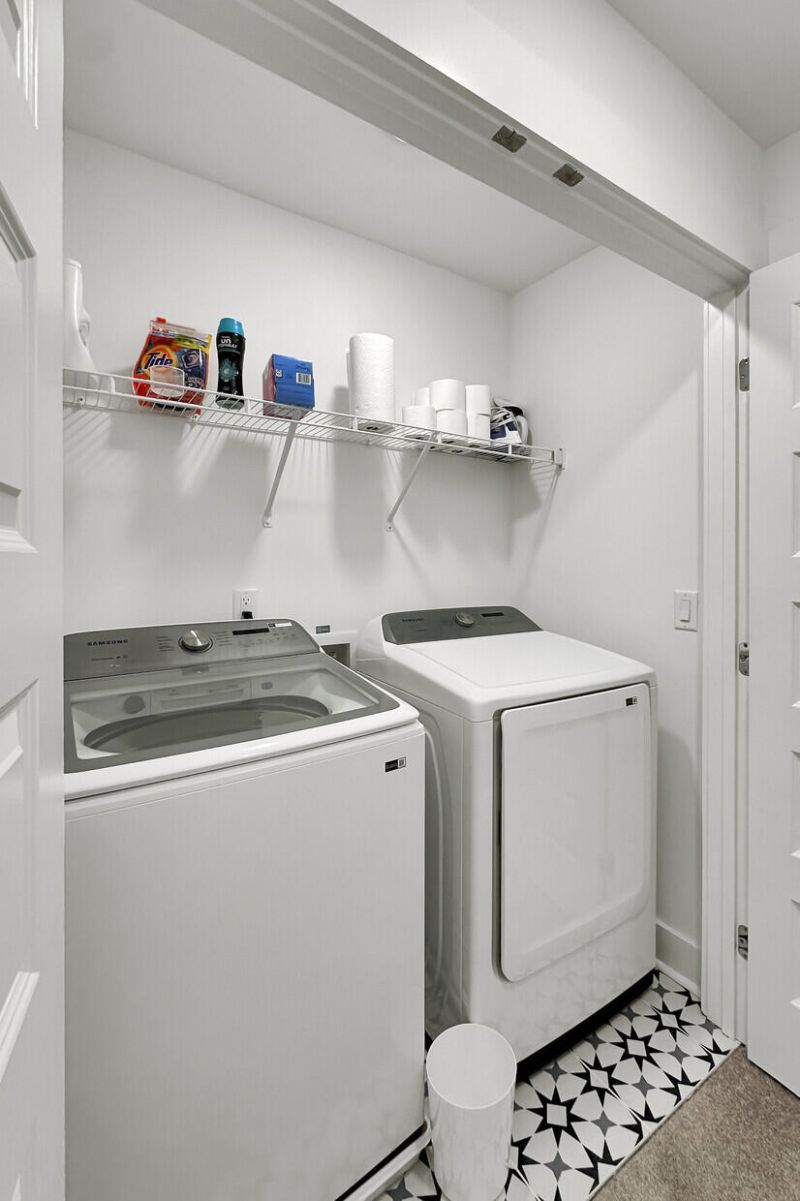 7753 Park Gate Drive Photo 25