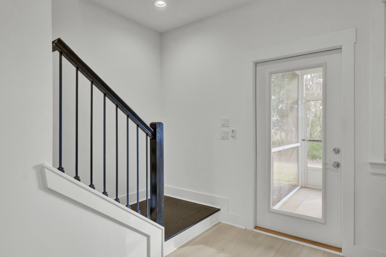 7753 Park Gate Drive Photo 27