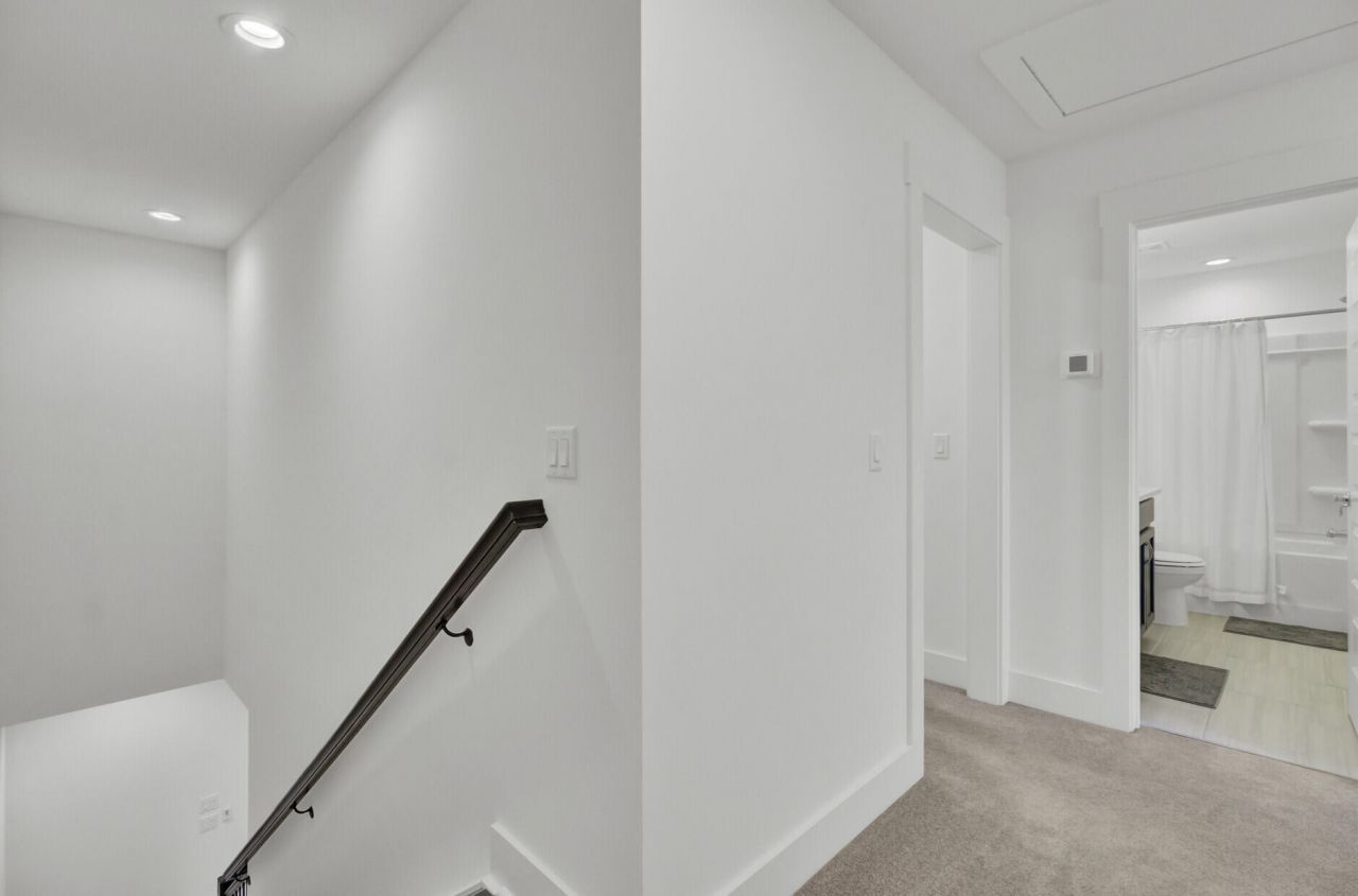 7753 Park Gate Drive Photo 28