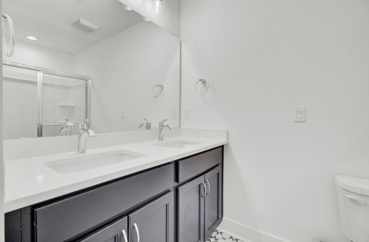 7753 Park Gate Drive Photo 33